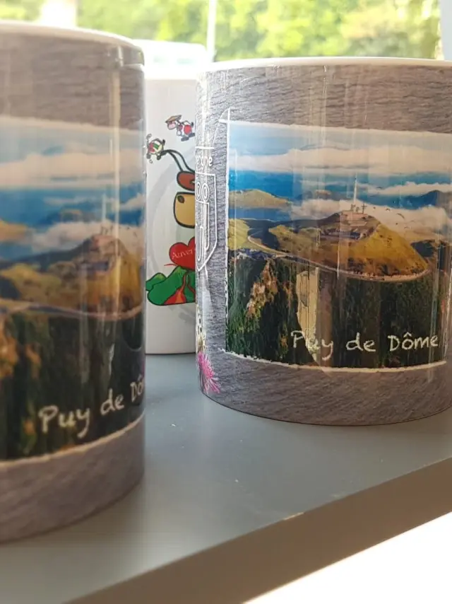 Tienda de la Oficina de Turismo - Tazas Auvernia