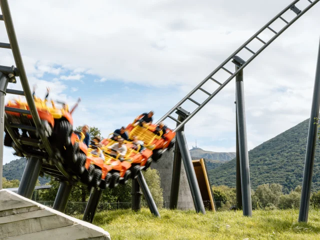 Rollercoaster Namazu au Parc Vulcania à Saint-Ours-les-Roches