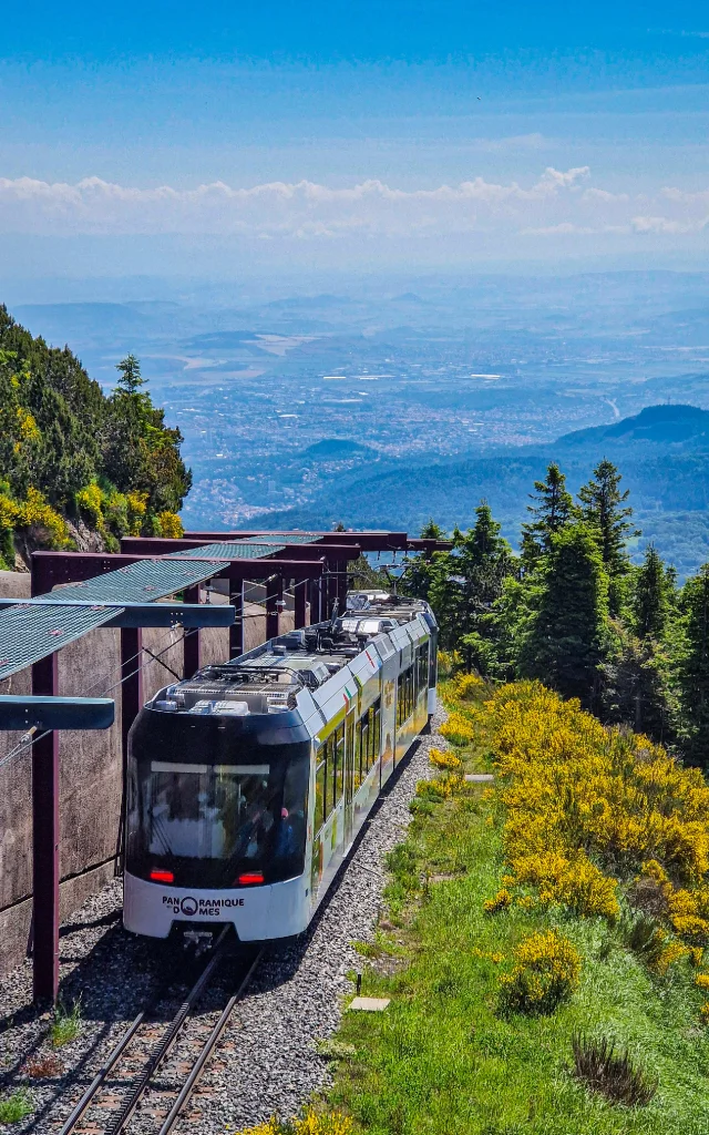 Panoramique des Dômes à Orcines