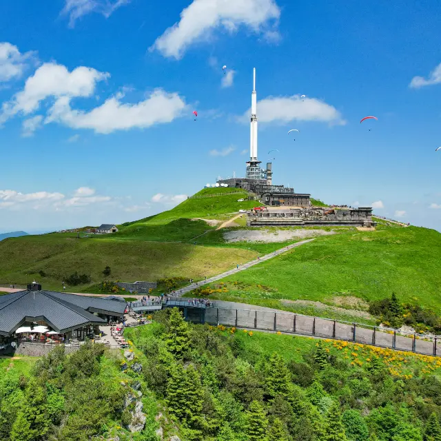 Panoramique des Dômes à Orcines
