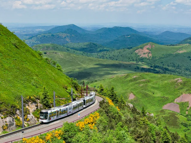 Panoramique des Dômes à Orcines
