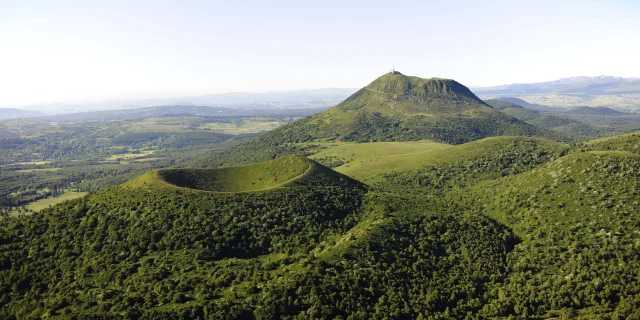Panoramique des Dômes à Orcines