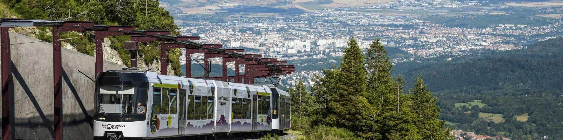 Panoramique des Dômes à Orcines
