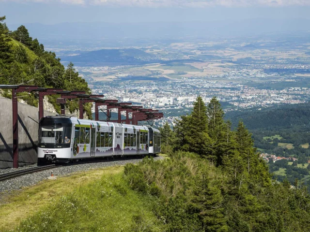 Panoramique des Dômes à Orcines