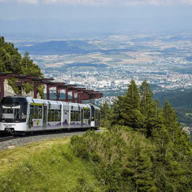 Panoramique des Dômes à Orcines