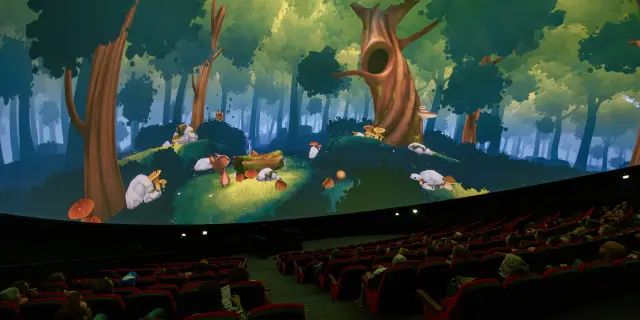 Film Noisette au Planétarium au Parc Vulcania à Saint-Ours-les-Roches