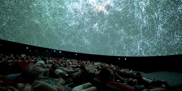 Planétarium au Parc Vulcania à Saint-Ours-les-Roches