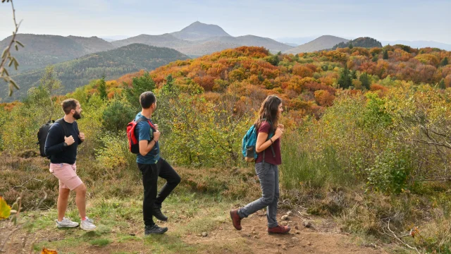 Randonnée aux puys Jumes et Coquille à Saint-Ours-les-Roches