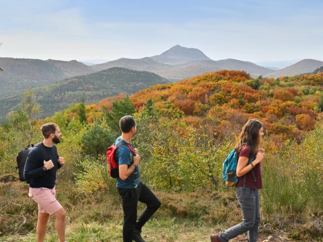 Randonnée aux puys Jumes et Coquille à Saint-Ours-les-Roches