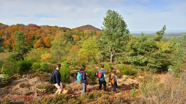 Randonnée aux puys Jumes et Coquille à Saint-Ours-les-Roches