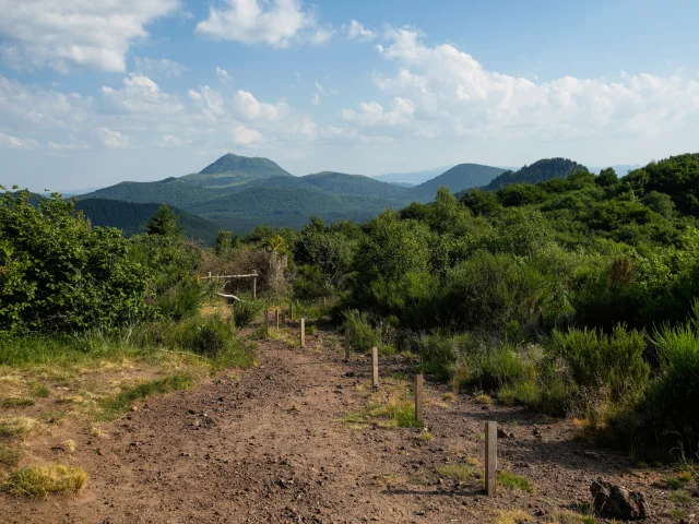 Randonnée aux puys Jumes et Coquille à Saint-Ours-les-Roches