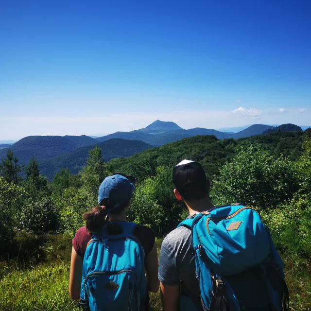 Randonnée sur le GR441 à Saint-Ours-les-Roches