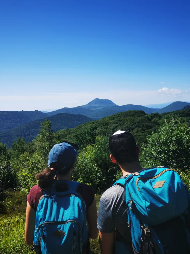 Randonnée sur le GR441 à Saint-Ours-les-Roches