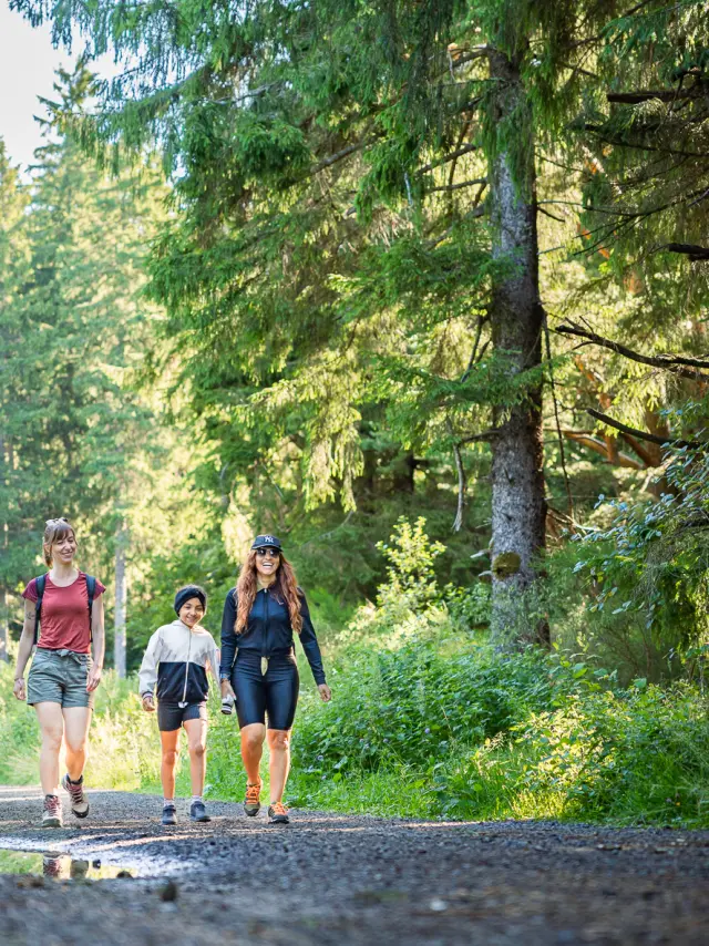 Randonnée aux puys Chopine et des Gouttes à Saint-Ours-les-Roches