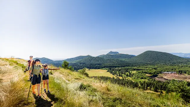 Randonnée aux puys Chopine et des Gouttes à Saint-Ours-les-Roches
