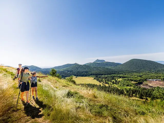 Randonnée aux puys Chopine et des Gouttes à Saint-Ours-les-Roches