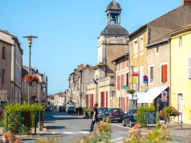 Rue de l'hôtel de ville à Aigueperse