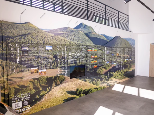 Espace UNESCO de l'Office de Tourisme Terra Volcana au bureau du Goulet à Volvic