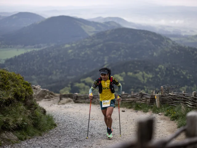 Trail de la VVX - Volvic Volcanic Experience - à Volvic avec vue sur les volcans de la Chaîne des puys