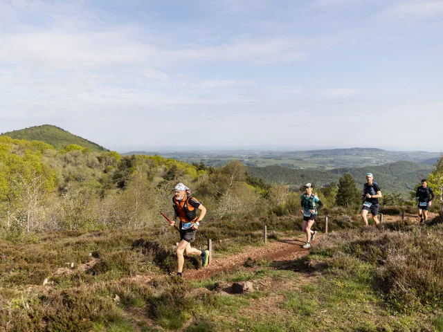 Trail de la VVX - Volvic Volcanic Experience - à Volvic avec vue sur les volcans de la Chaîne des puys