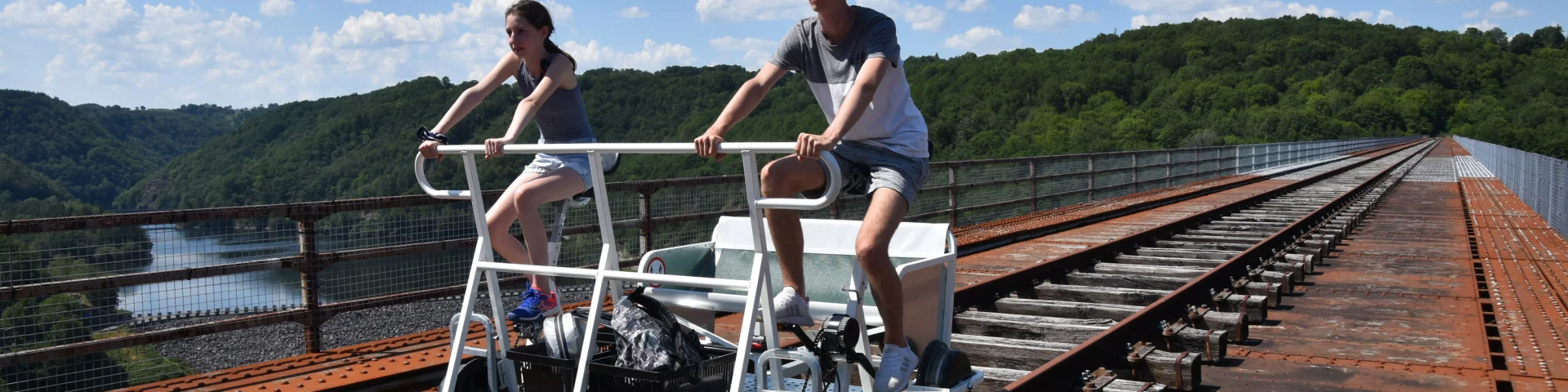 Vélorail électrique des Fades à Les Ancizes-Comps