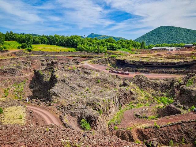 Volcan de Lemptégy à Saint-Ours-les-Roches