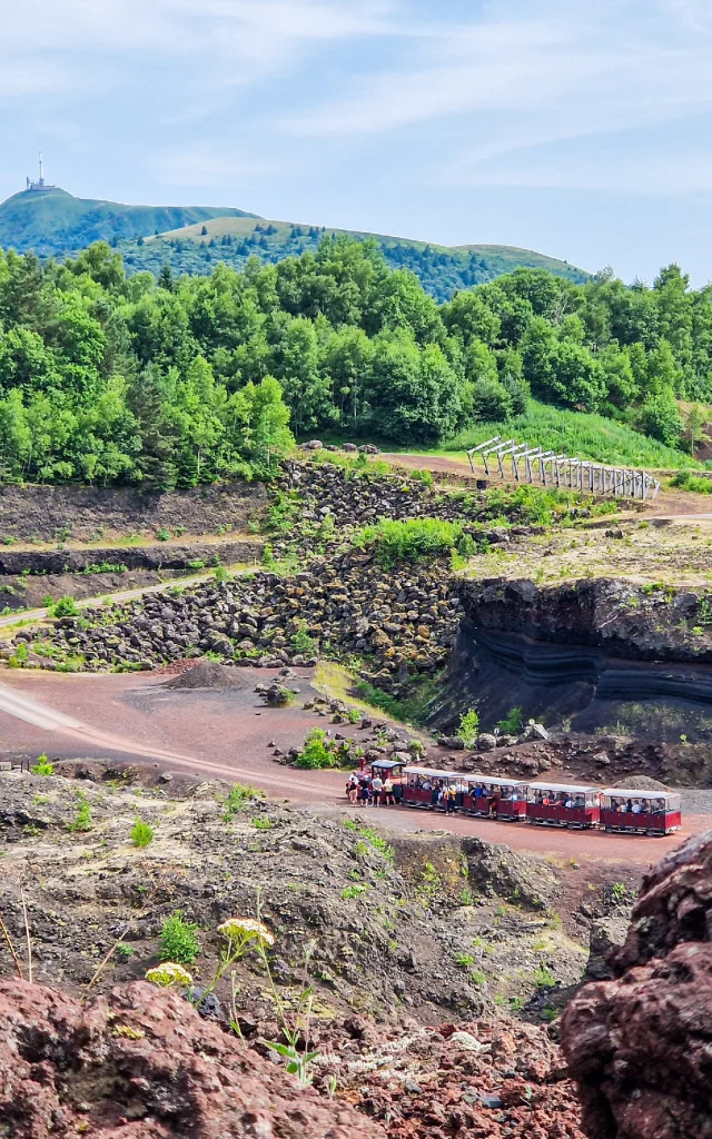 Volcan de Lemptégy à Saint-Ours-les-Roches