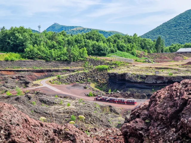 Volcan de Lemptégy à Saint-Ours-les-Roches