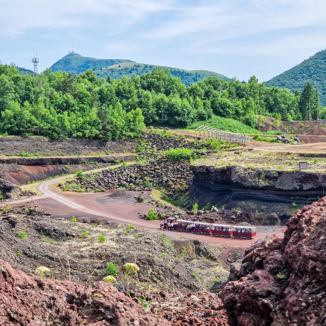 Volcan de Lemptégy à Saint-Ours-les-Roches