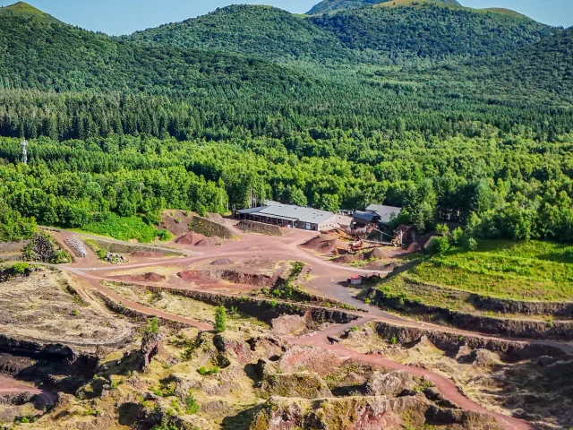 Volcan de Lemptégy à Saint-Ours-les-Roches
