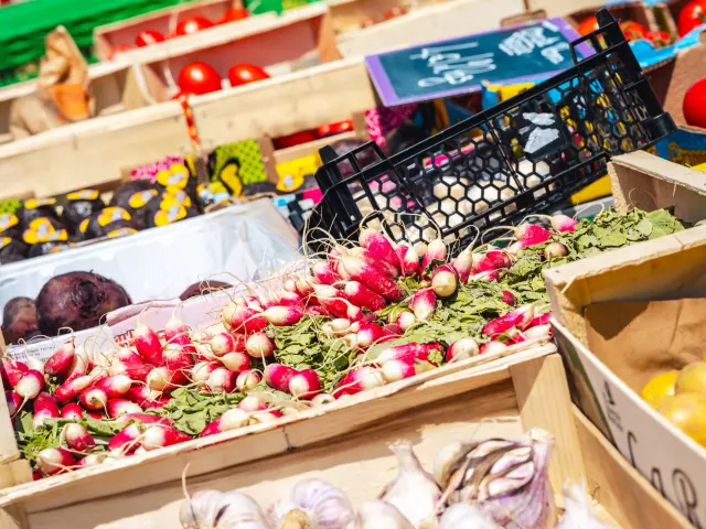 Marché hebdomadaire à Maringues