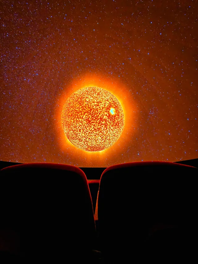 Astrodome au Planétarium au Parc Vulcania à Saint-Ours-les-Roches