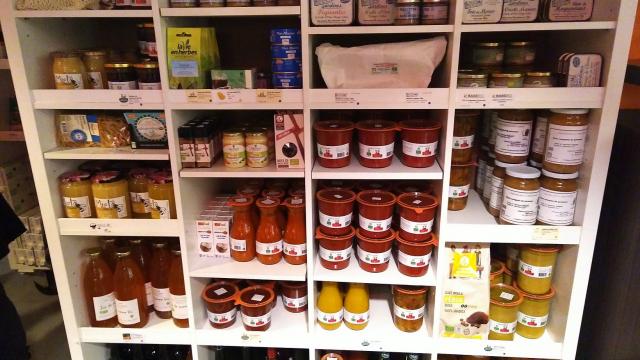 Epi Du Routoir - étagères, conserves