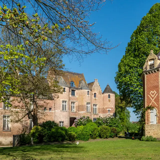 Chateau Esquelbecq et colombier
