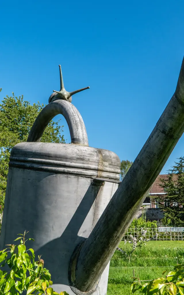 arrosoir d'Alice au Chateau Esquelbecq