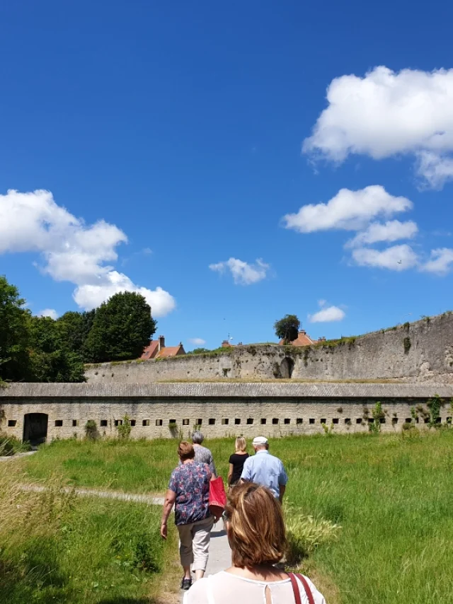 Balade dans les remparts de Bergues