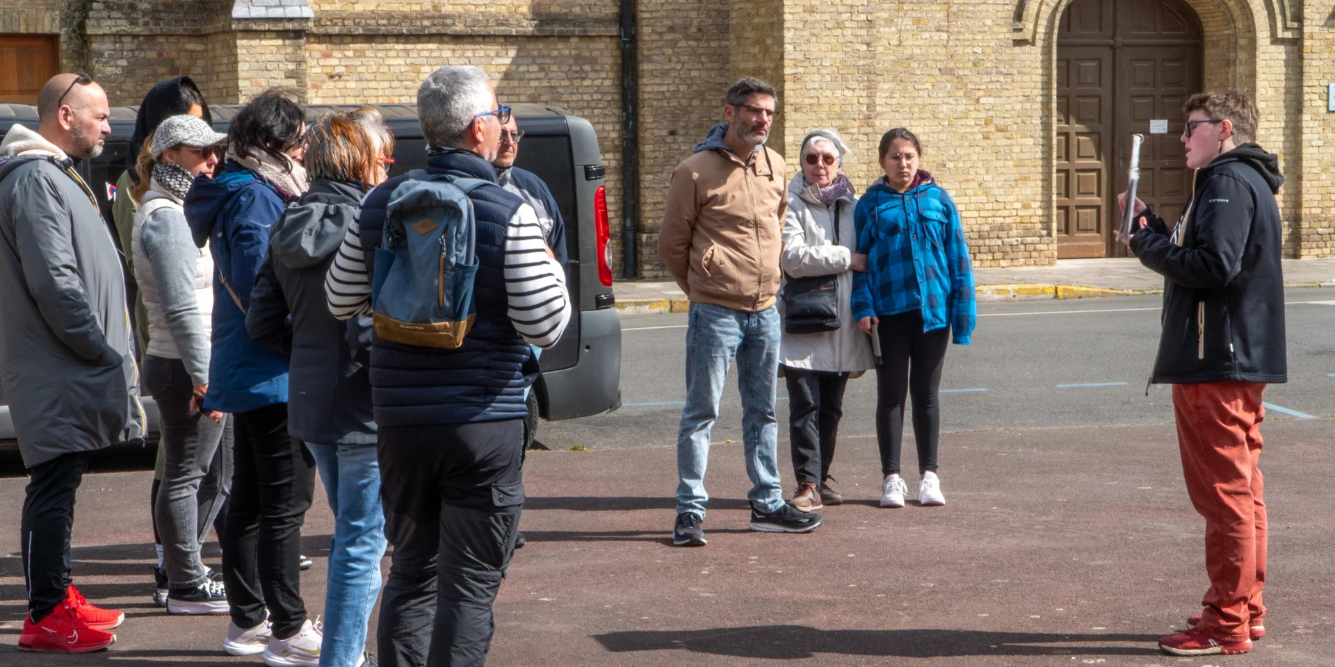 Groupe de touristes en visite