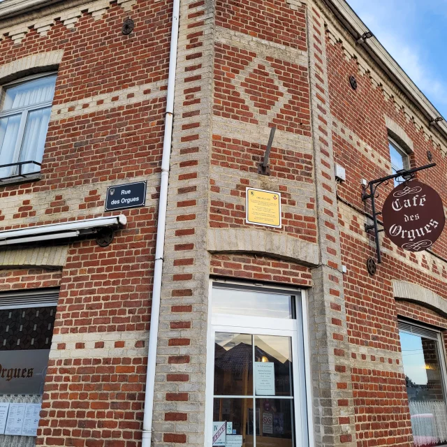 Façade Café Des Orgues Herzeele