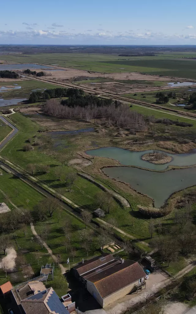 Vue aérienne Terres d'oiseaux port des callonges Estuaire de la Gironde