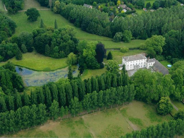 Chateau De Selys Longchamps