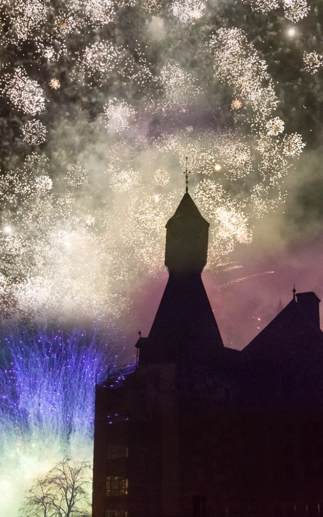 Feu d'artifice au dessus du château de Jehay