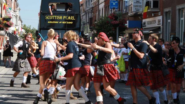 Hannut Cortege Folklorique Du 21 Juillet C Jc Dubois