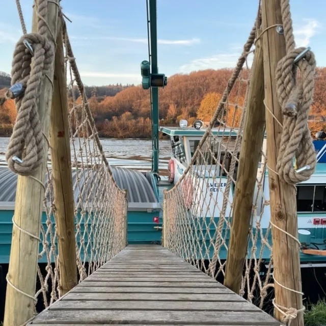 Azimut-Boat-Lodge-du-Marinier-1.jpg