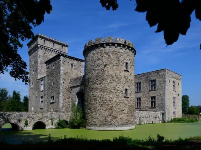 Chateau Seraing Le Chateau