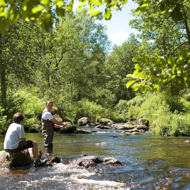 Pêcheur et enfant