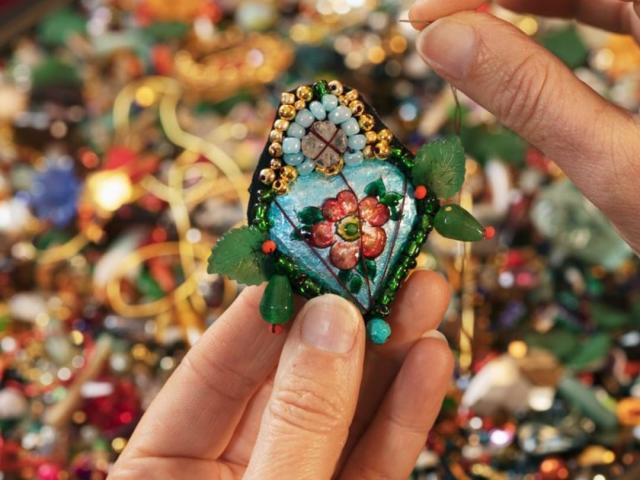 Créations brodées de l’Atelier Sinclair