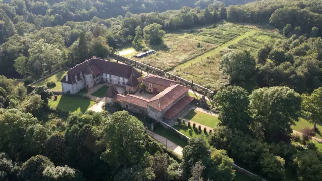 Chateau De Losmonerie
