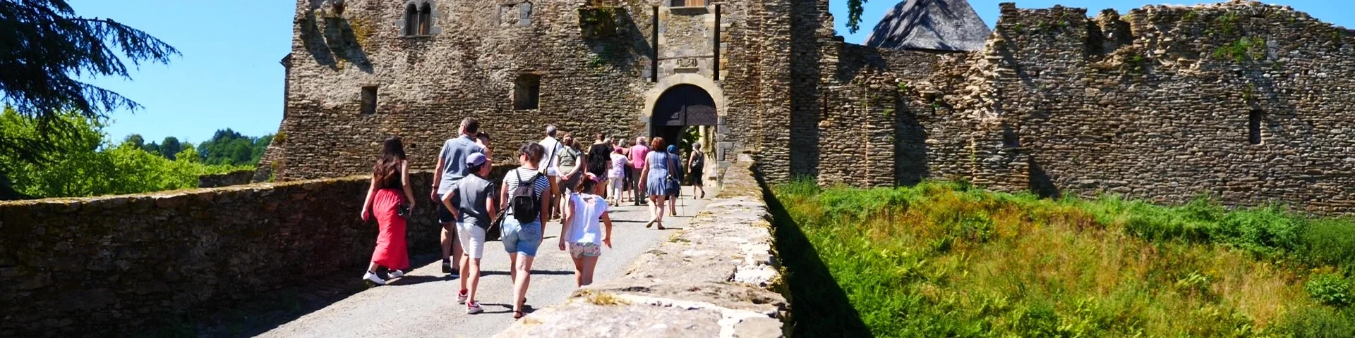 Entree Chateau De Segur Le Chateau Oti Psty