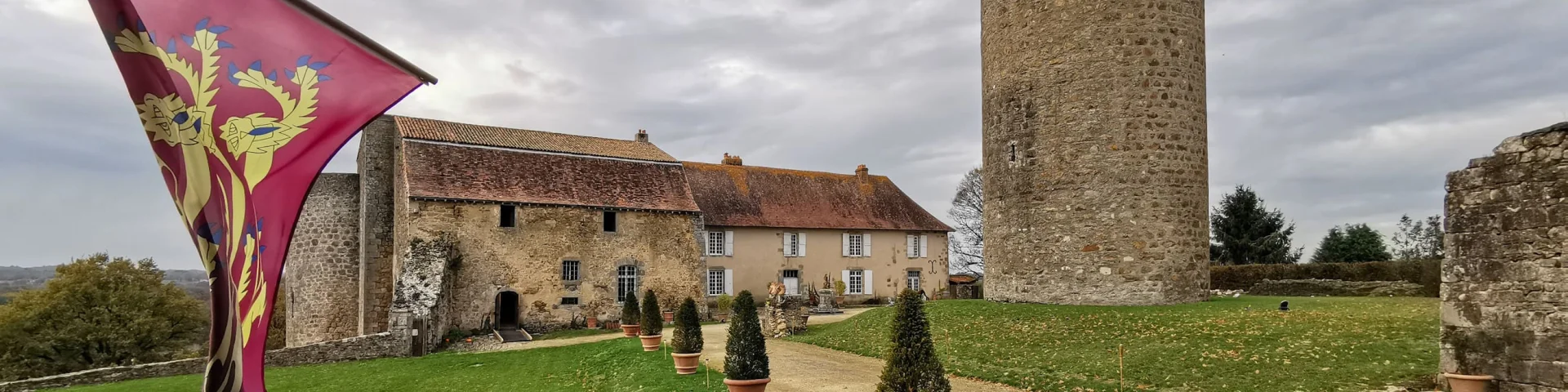 Bien Etre Et Detente En Limousin A Noel Chateau De Chalus Chabrolhelene Badoinot