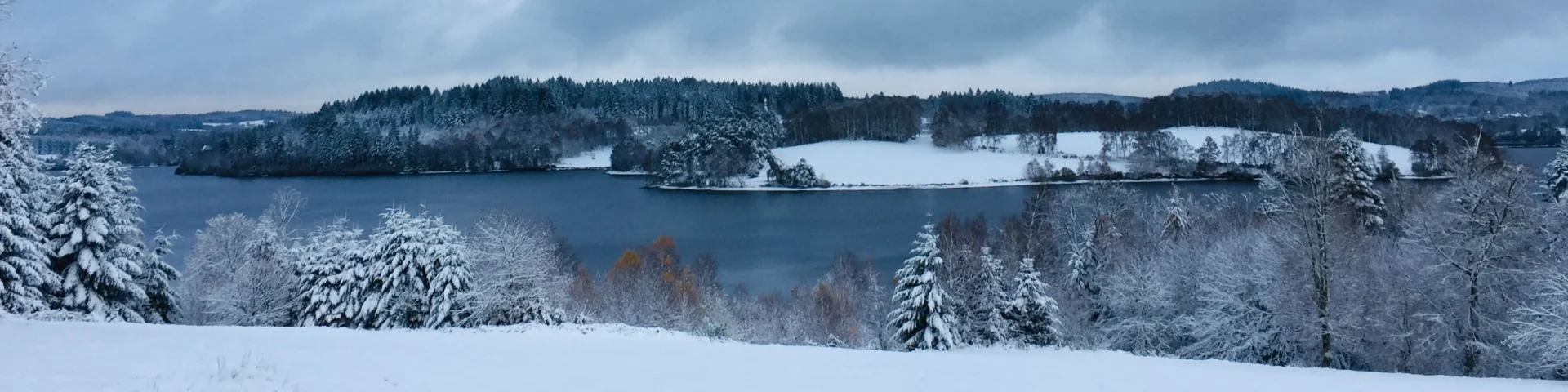 Vacances De Noel En Limousin Le Lac De Vassiviere Et Le Pnr Millevaches En Hiverot Des Portes De Vassiviere